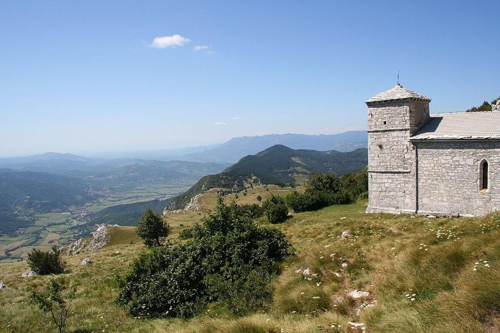 Apartma Zele Postojna Exterior foto